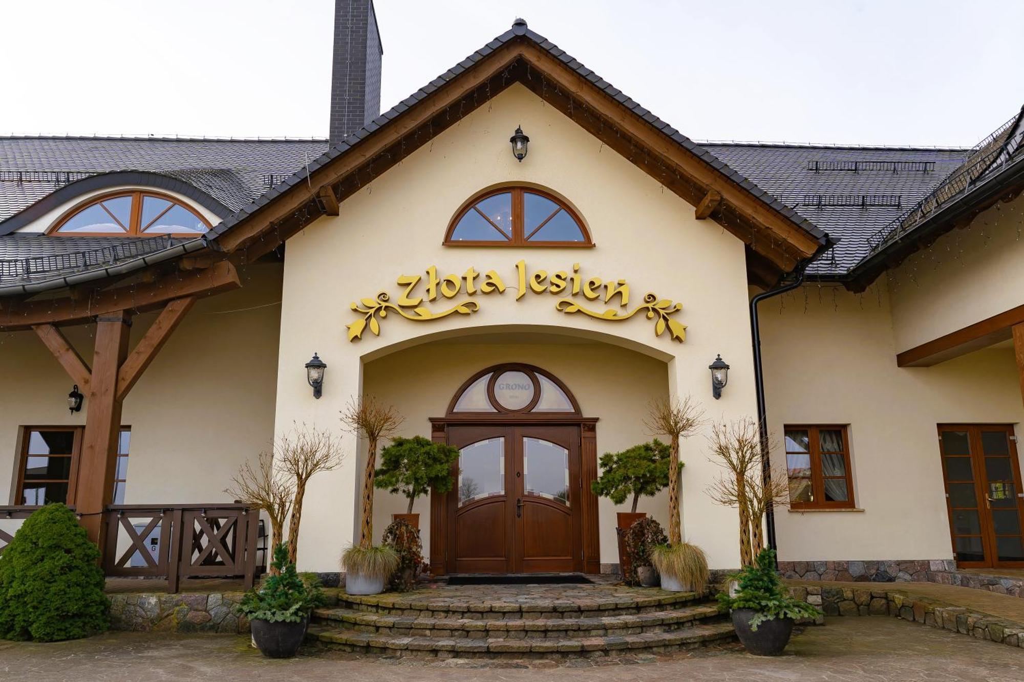 Zlota Jesien Restauracja I Noclegi Nad Jeziorem Kartuzy Exterior foto