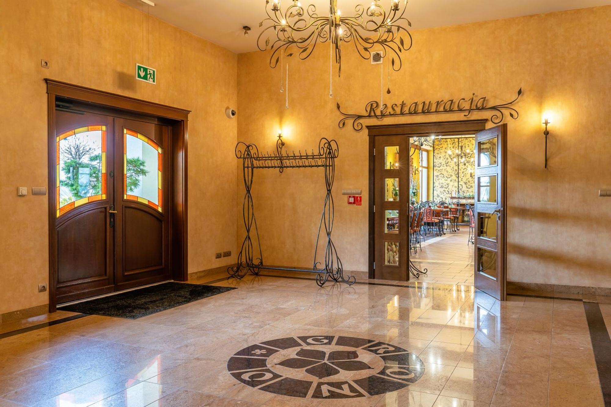 Zlota Jesien Restauracja I Noclegi Nad Jeziorem Kartuzy Exterior foto